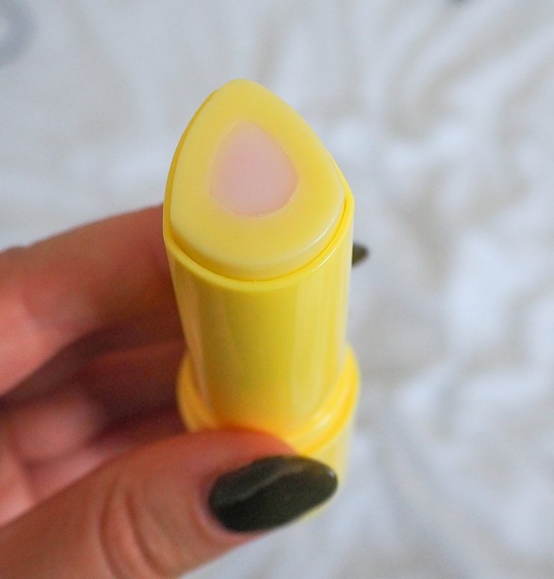 Tage retinal balm applicator tip shown close-up